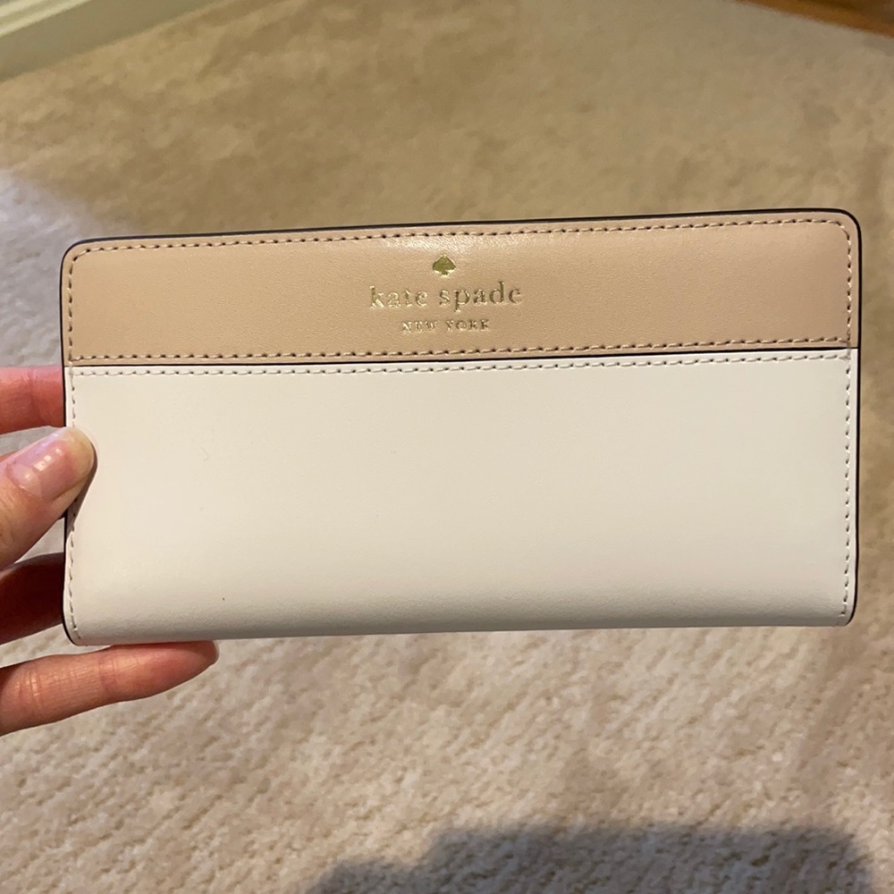 NWT Kate Spade Large Slim bifold Wallet